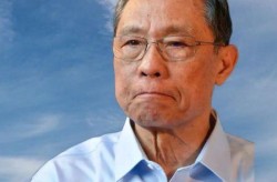 钟南山是新冠病毒第一，新冠病毒爆发时钟南山做了什么