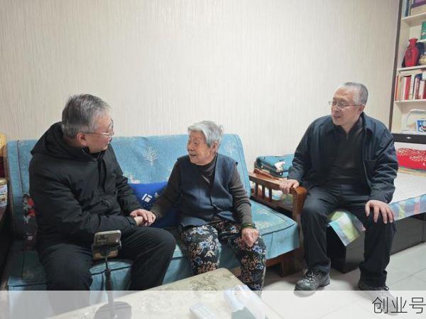 疫情新形势下慰问退休老干部，走访慰问离退休老干部