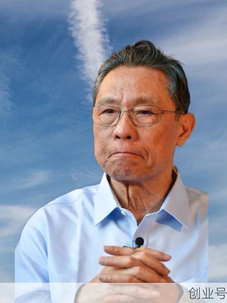 钟南山是新冠病毒第一，新冠病毒爆发时钟南山做了什么
